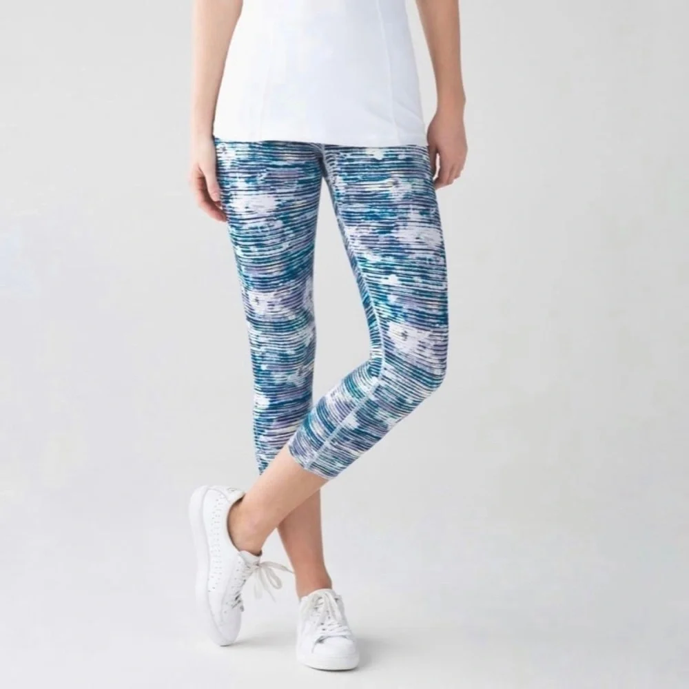 Lululemon True Self Crop‎ II Blurry Belle Multi